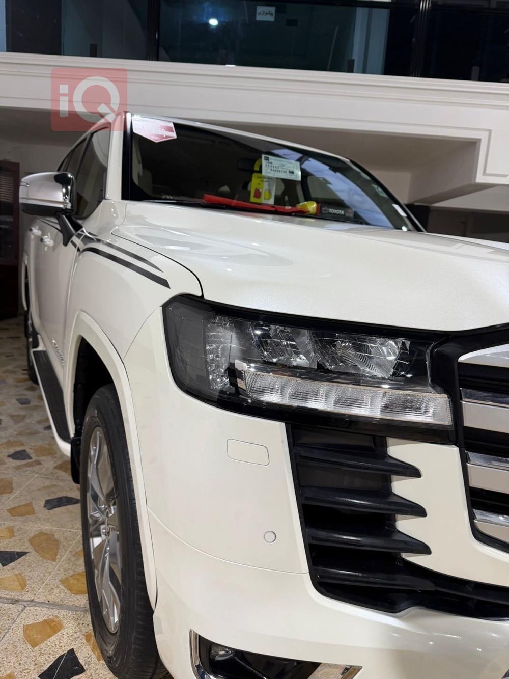 تۆیۆتا لاند کروزەر